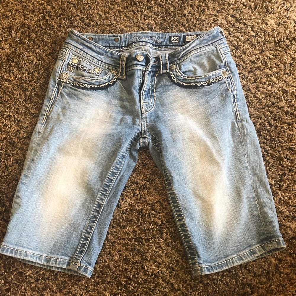 Miss Me Bermuda light wash shorts size 28